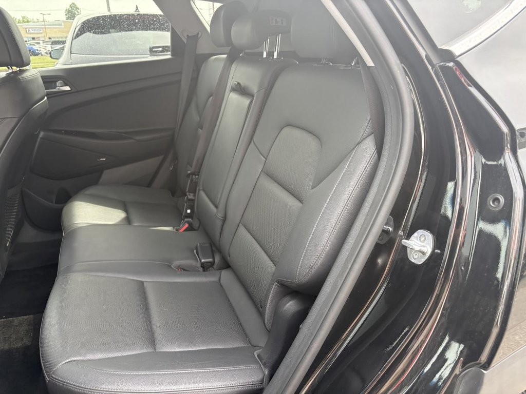 Hyundai Tucson Luxury  AWD I LEATHER I PANORAMIC SUNROOF I HEATED SEATS & STEERING WHEEL I ACTIVE SECURITY I MAGS 2017 à Montréal, Québec - 6 - w1024h768px