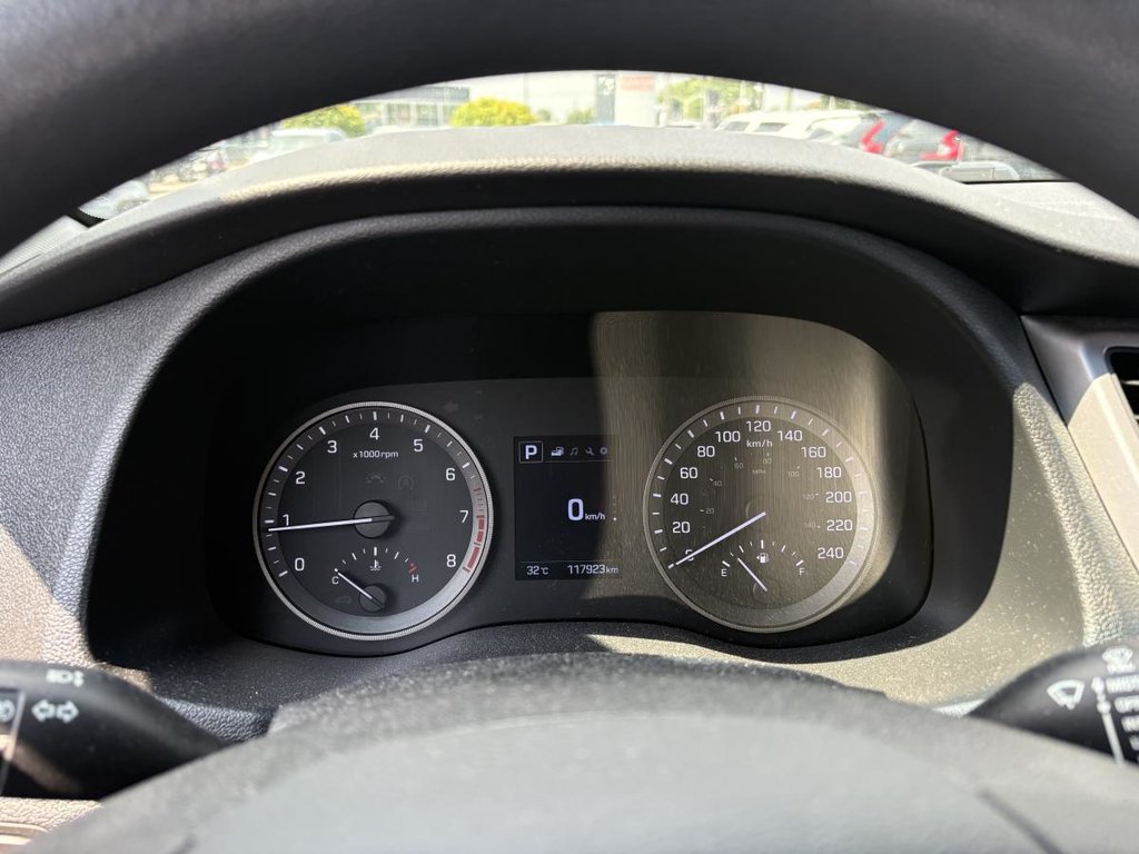 Hyundai Tucson 2.0L AWD I HEATED SEATS I CAMERA I BLUETOOTH 2018 à Montréal, Québec - 15 - w1024h768px