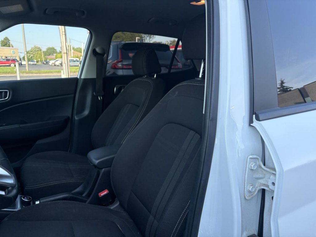 2023 Hyundai Venue Preferred IVT MAGS I HEATED SEATS & STEERING WHEEL I CARPLAY I STARTER in Montréal, Quebec - 7 - w1024h768px