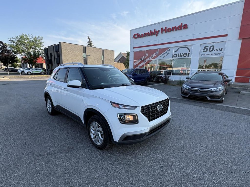2023 Hyundai Venue Preferred IVT MAGS I HEATED SEATS & STEERING WHEEL I CARPLAY I STARTER in Montréal, Quebec - 1 - w1024h768px