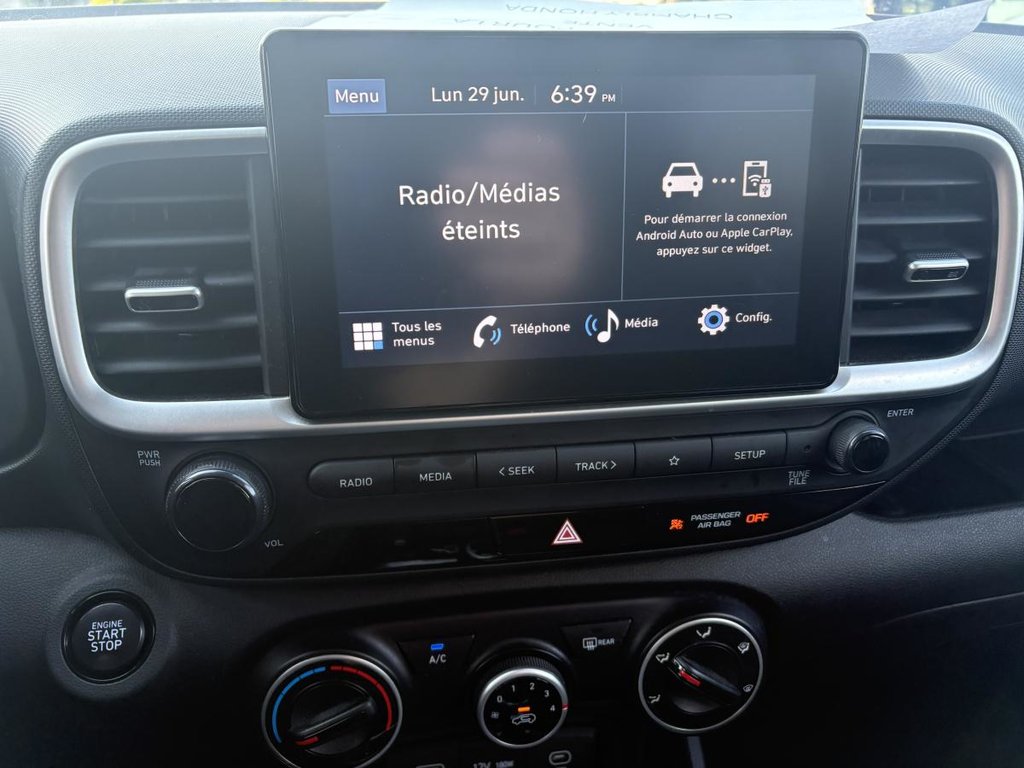 2023 Hyundai Venue Preferred IVT MAGS I HEATED SEATS & STEERING WHEEL I CARPLAY I STARTER in Montréal, Quebec - 9 - w1024h768px