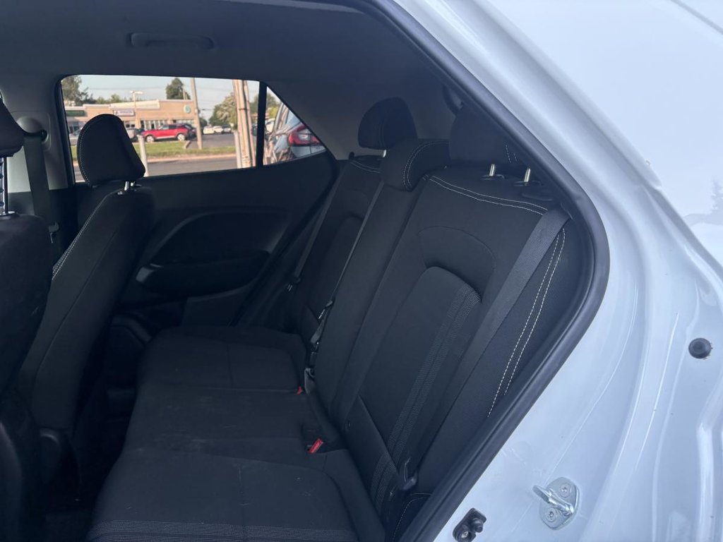 2023 Hyundai Venue Preferred IVT MAGS I HEATED SEATS & STEERING WHEEL I CARPLAY I STARTER in Montréal, Quebec - 6 - w1024h768px