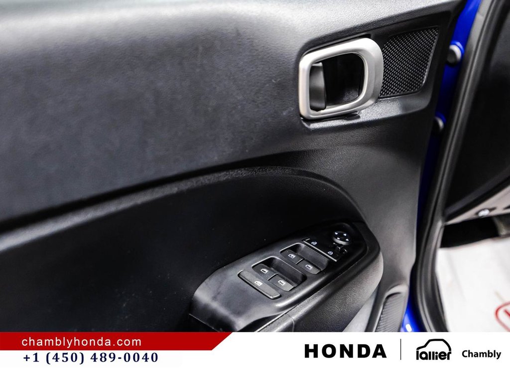 Hyundai Venue Preferred MINT I SET OG SUMMER MAGS I CRPLAY I HEATED SEATS AND STERING WHEEL 2024 à Montréal, Québec - 12 - w1024h768px