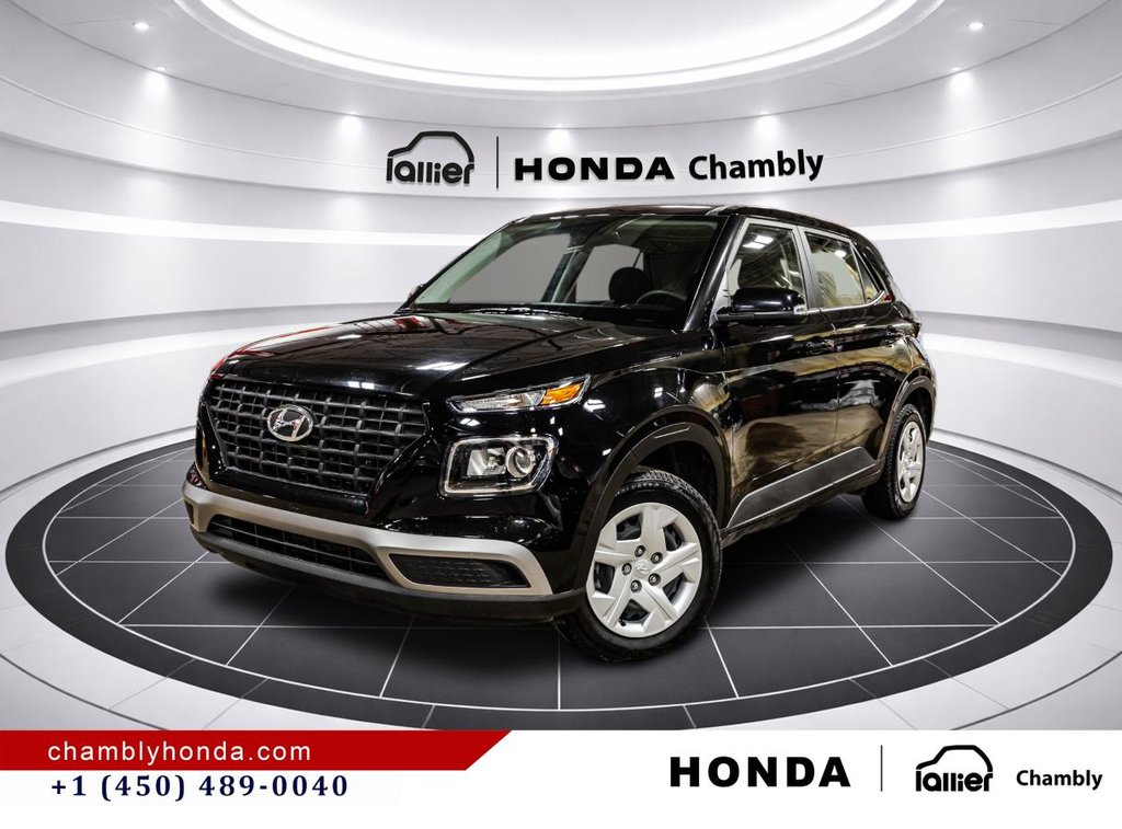 2025 Hyundai Venue Essential  19,000 KM I 8 TIRES I HEATED SEATS I CAMERA  I ACTIVE SECURITY in Montréal, Quebec - 1 - w1024h768px