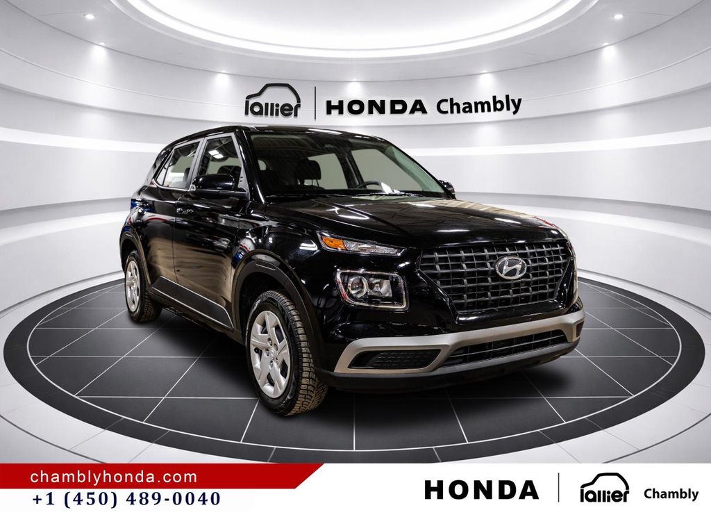 2025 Hyundai Venue Essential  19,000 KM I 8 TIRES I HEATED SEATS I CAMERA  I ACTIVE SECURITY in Montréal, Quebec - 9 - w1024h768px