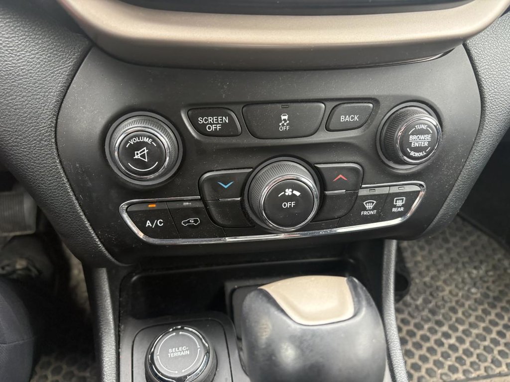 Jeep Cherokee North AWD I HEATED SEATS I STARTER I CAMERA I BLUETOOTH I MAGS 2016 à Montréal, Québec - 13 - w1024h768px
