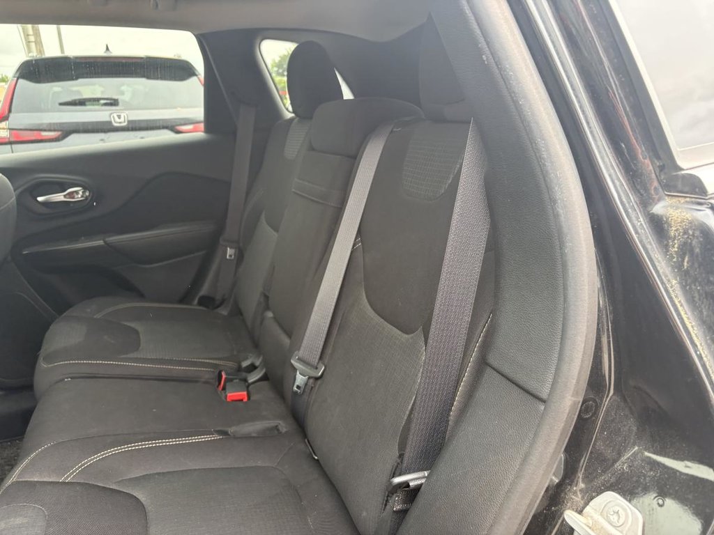 Jeep Cherokee North AWD I HEATED SEATS I STARTER I CAMERA I BLUETOOTH I MAGS 2016 à Montréal, Québec - 7 - w1024h768px
