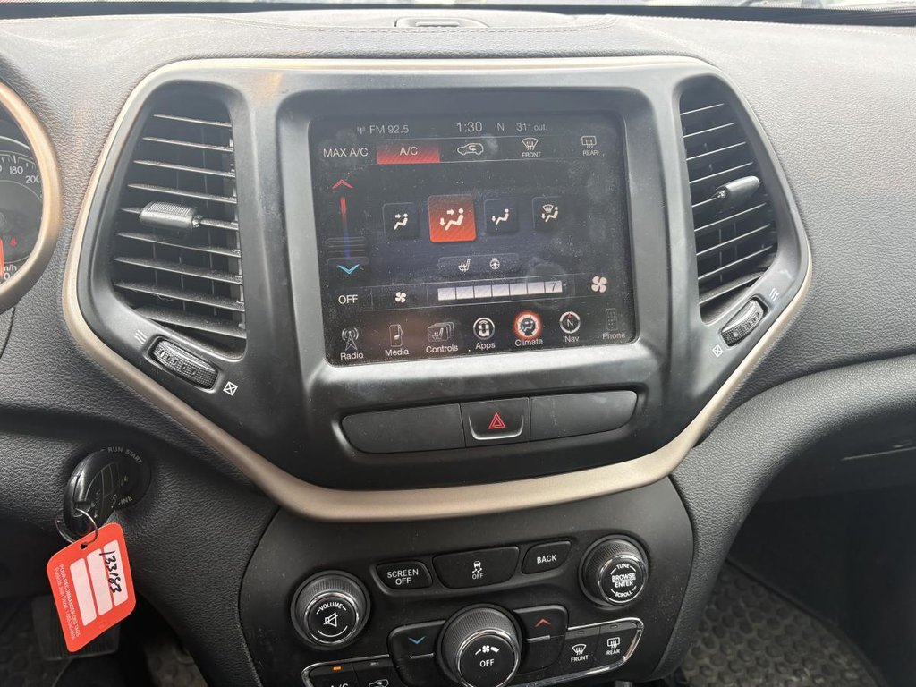 Jeep Cherokee North AWD I HEATED SEATS I STARTER I CAMERA I BLUETOOTH I MAGS 2016 à Montréal, Québec - 12 - w1024h768px