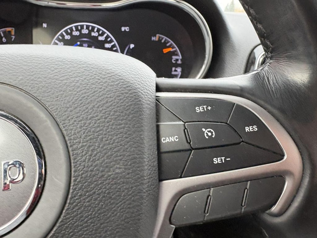 2021 Jeep Grand Cherokee Altitude 4x4 20 INCH MAGS I CARPLAY I HEATED SEATS I CAMERA I STARTER I HITCH in Montréal, Quebec - 13 - w1024h768px