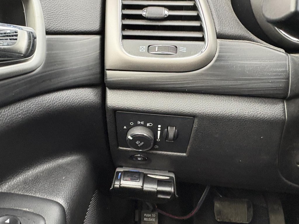 2021 Jeep Grand Cherokee Altitude 4x4 20 INCH MAGS I CARPLAY I HEATED SEATS I CAMERA I STARTER I HITCH in Montréal, Quebec - 15 - w1024h768px