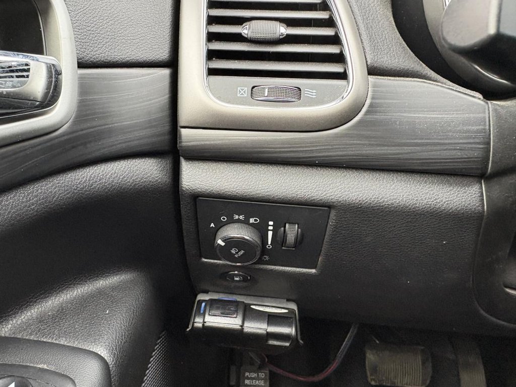 2021 Jeep Grand Cherokee Altitude 4x4 20 INCH MAGS I CARPLAY I HEATED SEATS I CAMERA I STARTER I HITCH in Montréal, Quebec - 16 - w1024h768px