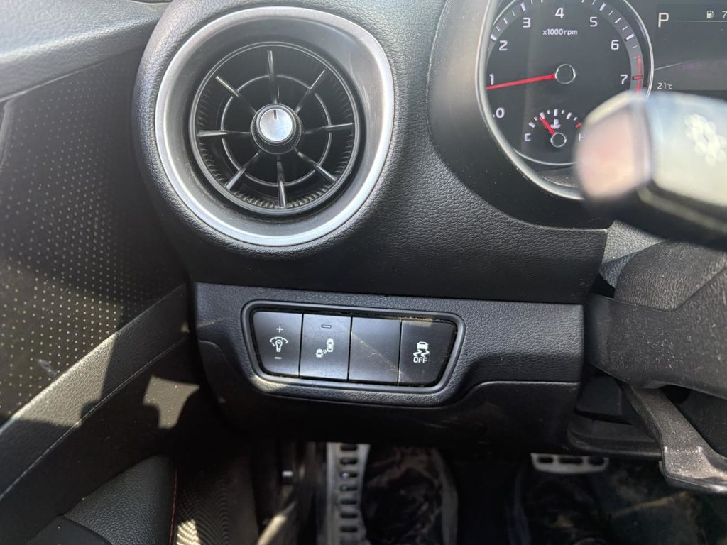 Kia Forte GT Limited DCT CARPLAY I SUNROOF I MAGS I LEATHER I HEATED AND COOLING SEATS I ACTIVE SECURITY 2022 à Montréal, Québec - 12 - w1024h768px