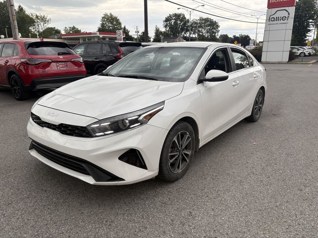 Kia Forte EX  MAGS I CARPLAY I HEATED SEATS AND STEERING WHEEL I CAMERA I ACTIVE SECURITY 2023 à Montréal, Québec - 3 - w1024h768px