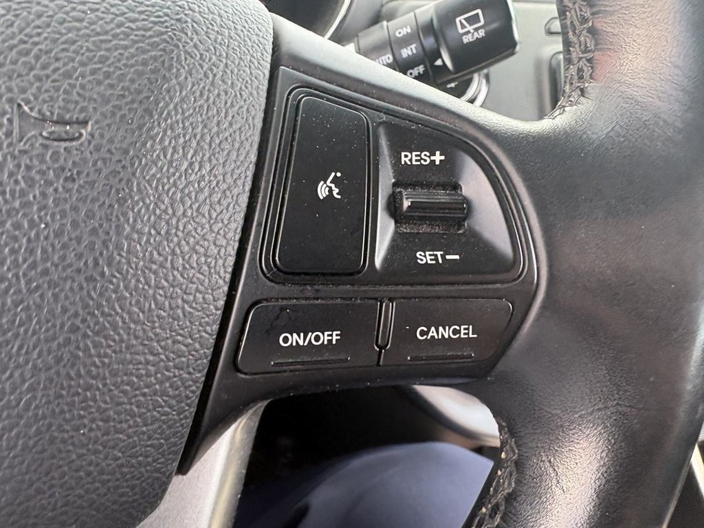 Kia Rio 5dr HB Auto SX  HATCHBACK I CUIR I SIEGES CHAUFFANTS I BLUETOOTH CAMERA 2014 à Montréal, Québec - 7 - w1024h768px