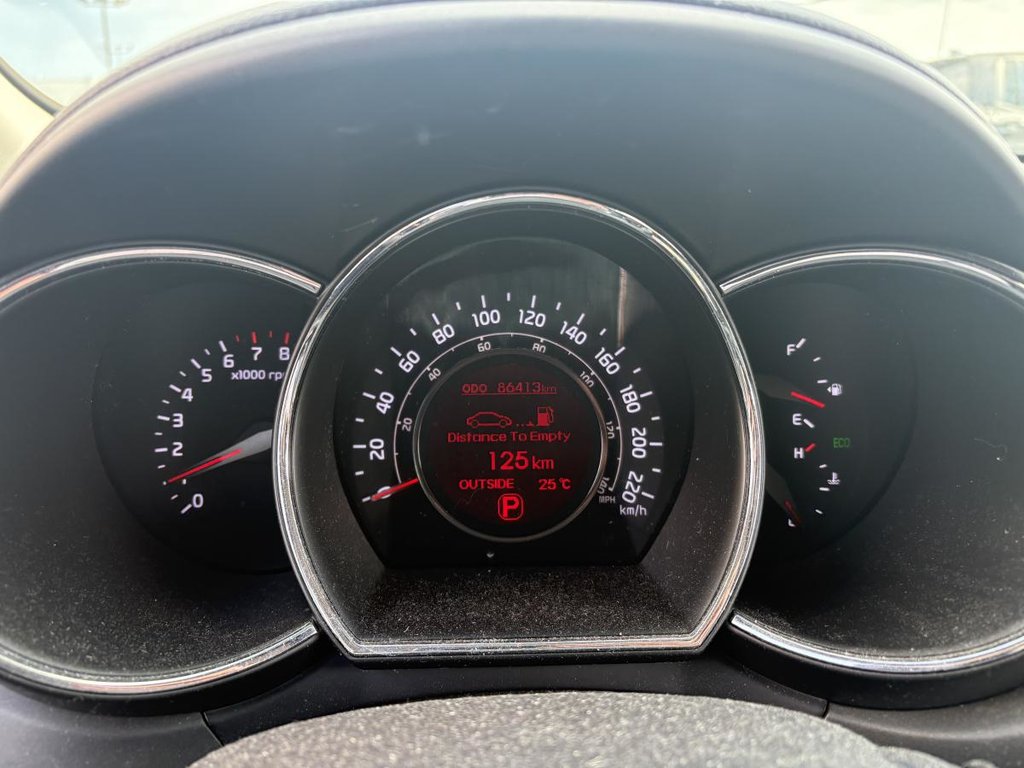 Kia Rio 5dr HB Auto SX  HATCHBACK I CUIR I SIEGES CHAUFFANTS I BLUETOOTH CAMERA 2014 à Montréal, Québec - 6 - w1024h768px
