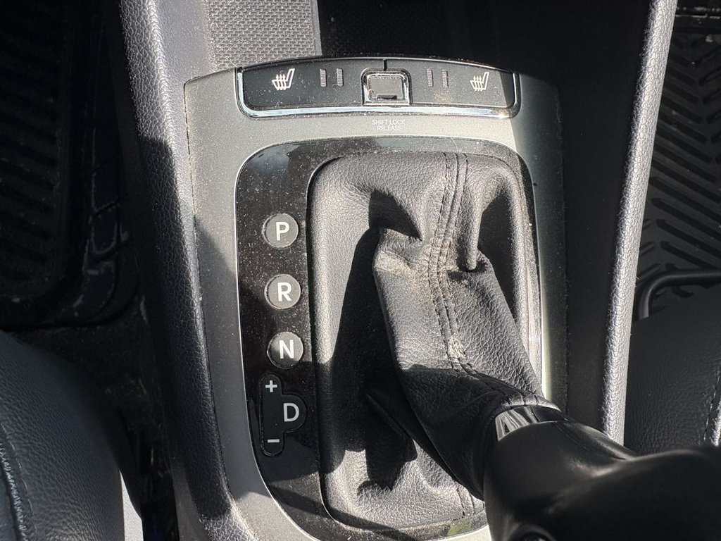 Kia Rio 5dr HB Auto SX  HATCHBACK I CUIR I SIEGES CHAUFFANTS I BLUETOOTH CAMERA 2014 à Montréal, Québec - 11 - w1024h768px
