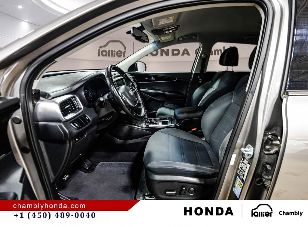 Kia Sorento LX V6 Premium AWD 7 SEATERS I 5,000 TOWING CAPACITY I HEATED & STEERING WHEEL SEATS I CARPLAY I MAGS 2019 à Montréal, Québec - 19 - w1024h768px