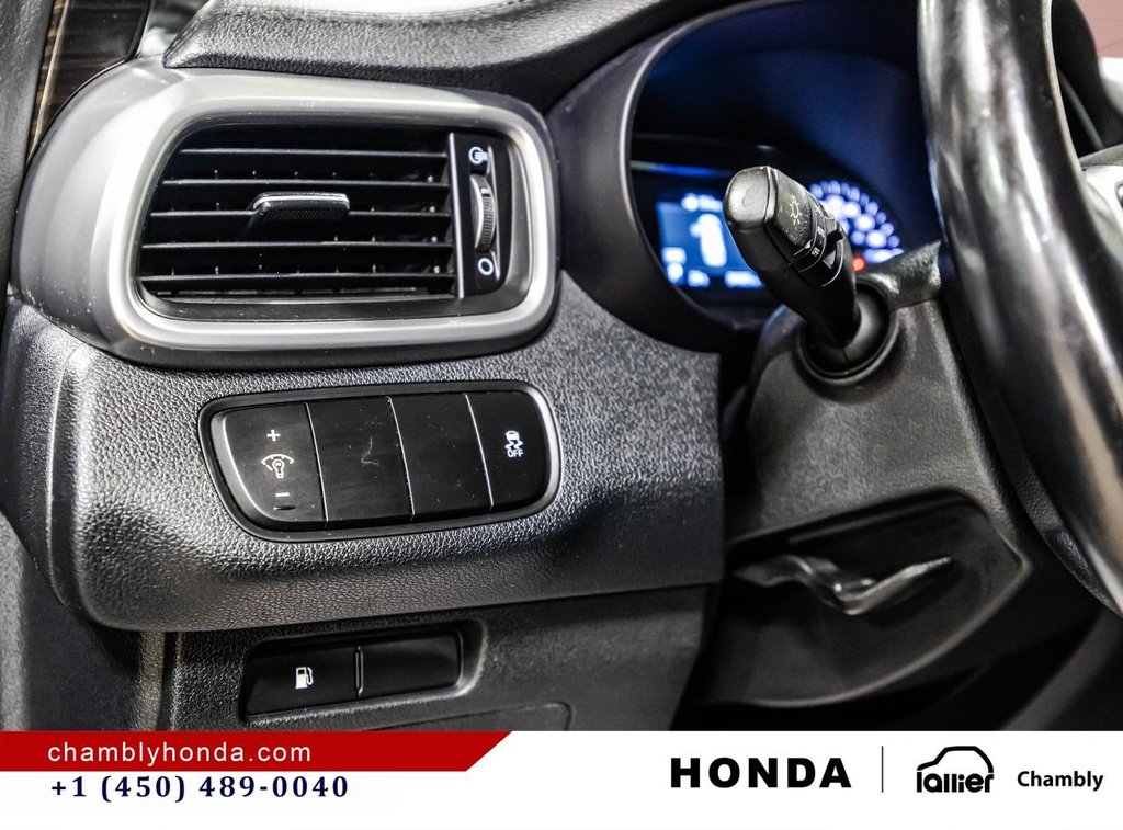 Kia Sorento LX V6 Premium AWD 7 SEATERS I 5,000 TOWING CAPACITY I HEATED & STEERING WHEEL SEATS I CARPLAY I MAGS 2019 à Montréal, Québec - 21 - w1024h768px