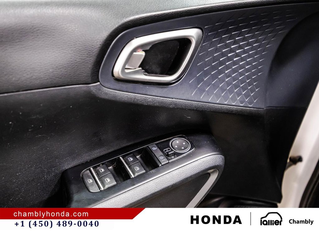 Kia Soul EX  CARPLAY I HEATED SEATS AND STEERING WHEEL I SUNROOF I CAMERA I ACTIVE SECURITY 2022 à Montréal, Québec - 11 - w1024h768px