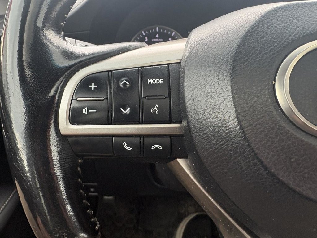 2016 Lexus ES 350 4dr Sdn GREAT CONDITION I LEATHER in Montréal, Quebec - 9 - w1024h768px