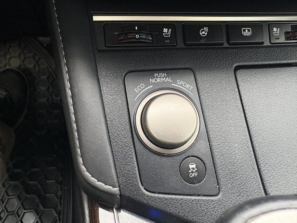 2016 Lexus ES 350 4dr Sdn GREAT CONDITION I LEATHER in Montréal, Quebec - 13 - w1024h768px