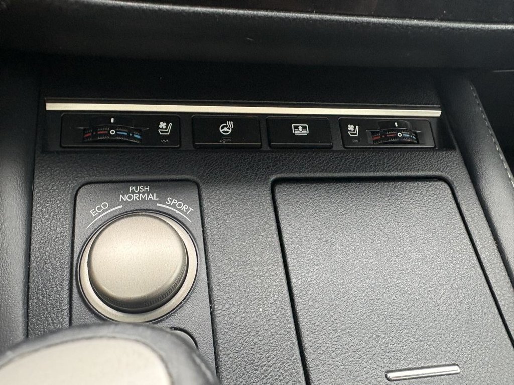 2016 Lexus ES 350 4dr Sdn GREAT CONDITION I LEATHER in Montréal, Quebec - 12 - w1024h768px