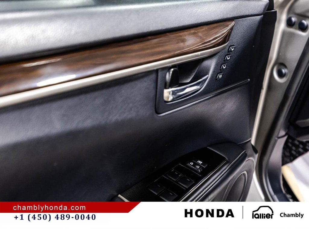 Lexus ES 350 4dr Sdn GREAT CONDITION I LEATHER 2016 à Montréal, Québec - 11 - w1024h768px