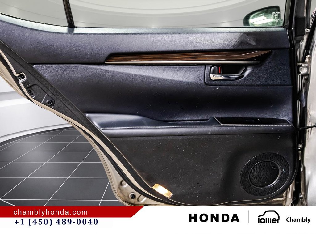 Lexus ES 350 4dr Sdn GREAT CONDITION I LEATHER 2016 à Montréal, Québec - 12 - w1024h768px