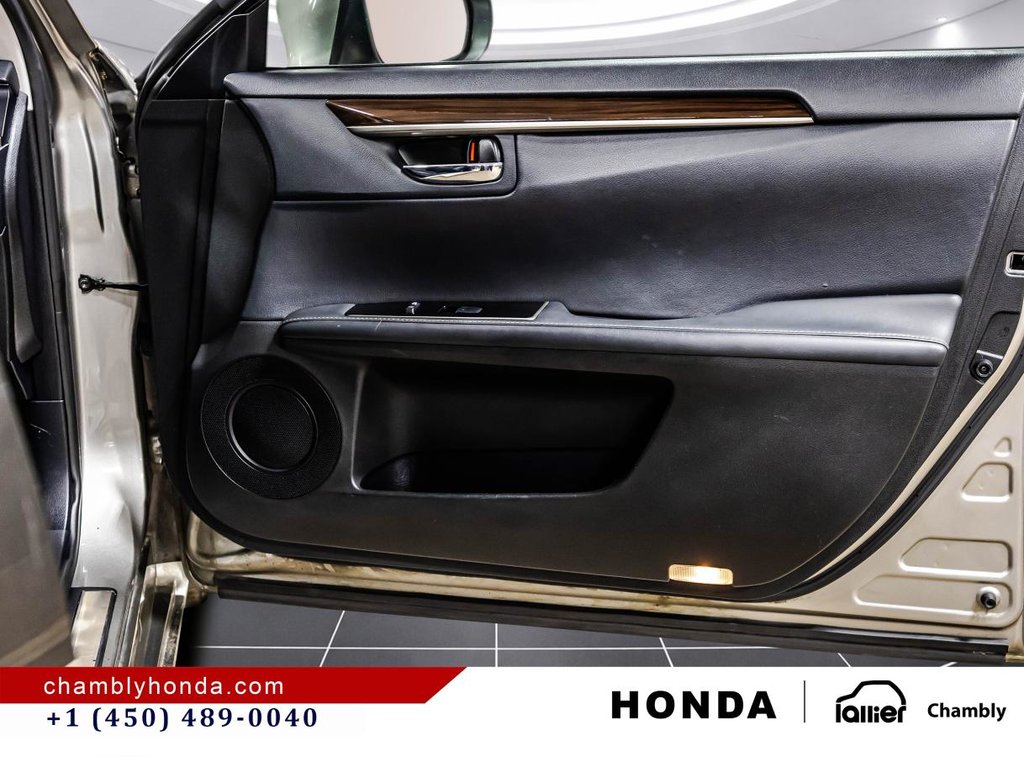 Lexus ES 350 4dr Sdn GREAT CONDITION I LEATHER 2016 à Montréal, Québec - 16 - w1024h768px