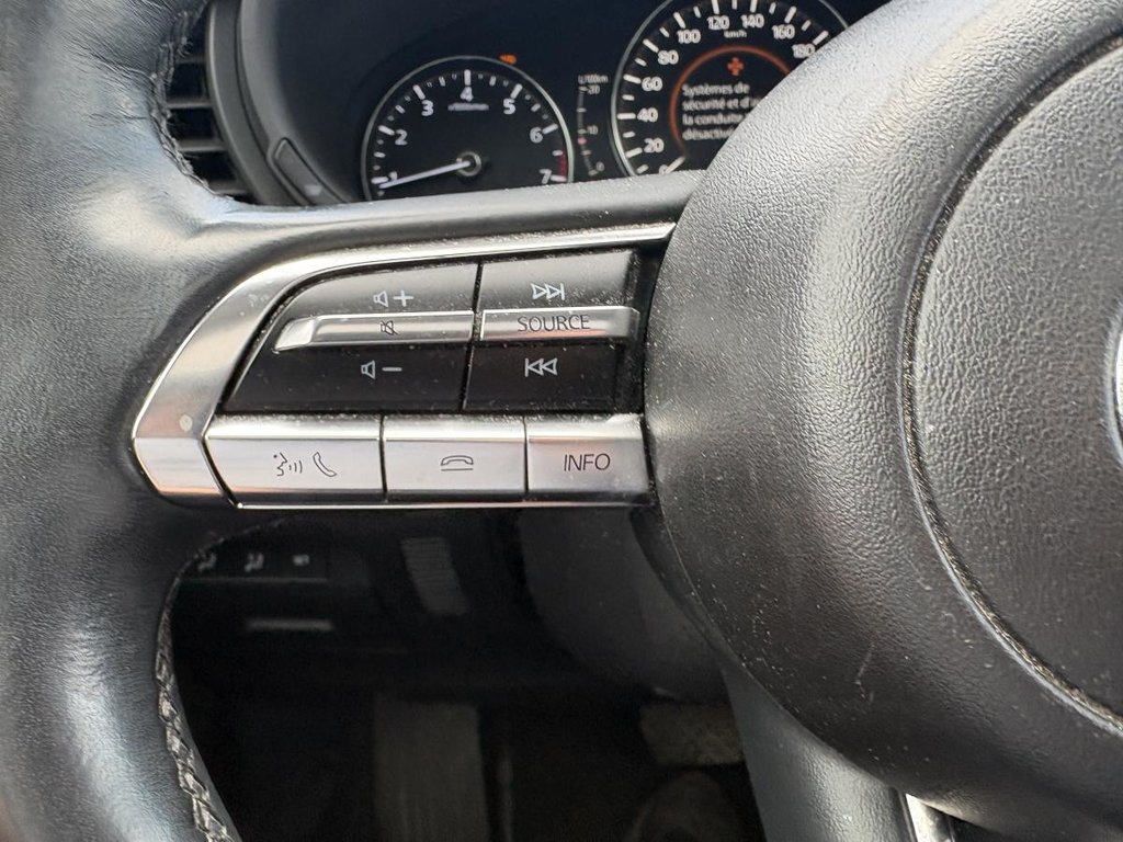 2021 Mazda CX-30 GS AWD LEATHER I HEATED SEATS AND STEERING WHEEL I SUNROOF I MAGS I ACTIVE SECURITY in Montréal, Quebec - 11 - w1024h768px