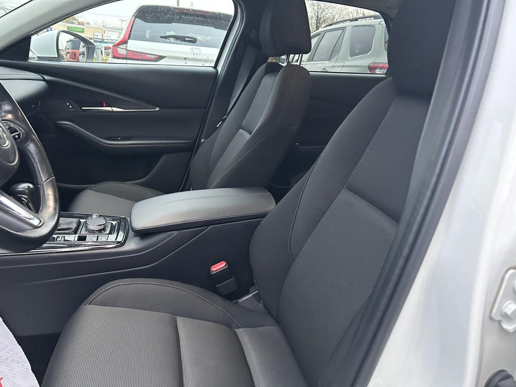 2024 Mazda CX-30 GS AWD CARPLAY I HEATED SEATS AND STEERING WHEEL I CAMERA I MAGS I ACTIVE SECURITY in Montréal, Quebec - 8 - w1024h768px