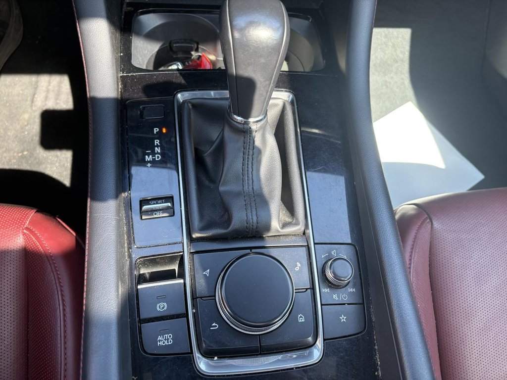 Mazda 3 Sport GT Auto i-ACTIV AWD LEATHER I HEATED SEATS AND STEERING WHEEL I MAGS I CARPLAY I ACTIVE SECURITY 2024 à Montréal, Québec - 11 - w1024h768px