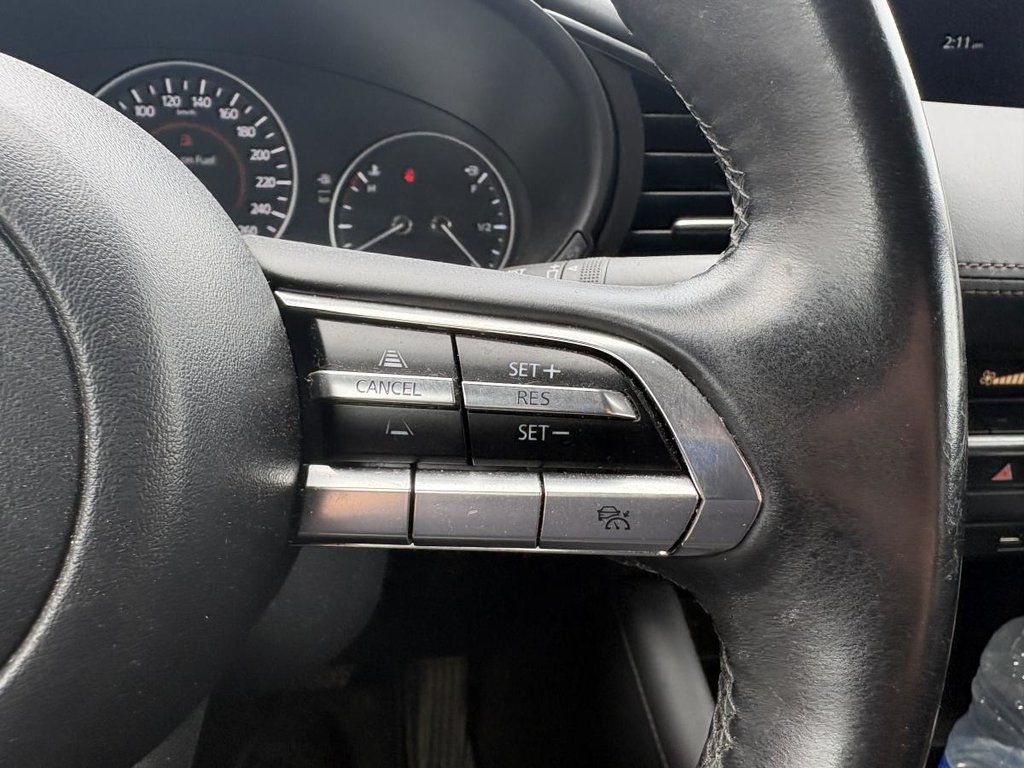 2021 Mazda 3 GS CARPLAY I HEATED SEATS AND STEERING WHEEL I ACTIVE SECURITY in Montréal, Quebec - 11 - w1024h768px