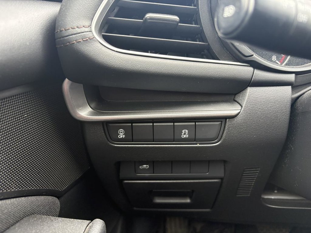 2021 Mazda 3 GS CARPLAY I HEATED SEATS AND STEERING WHEEL I ACTIVE SECURITY in Montréal, Quebec - 13 - w1024h768px
