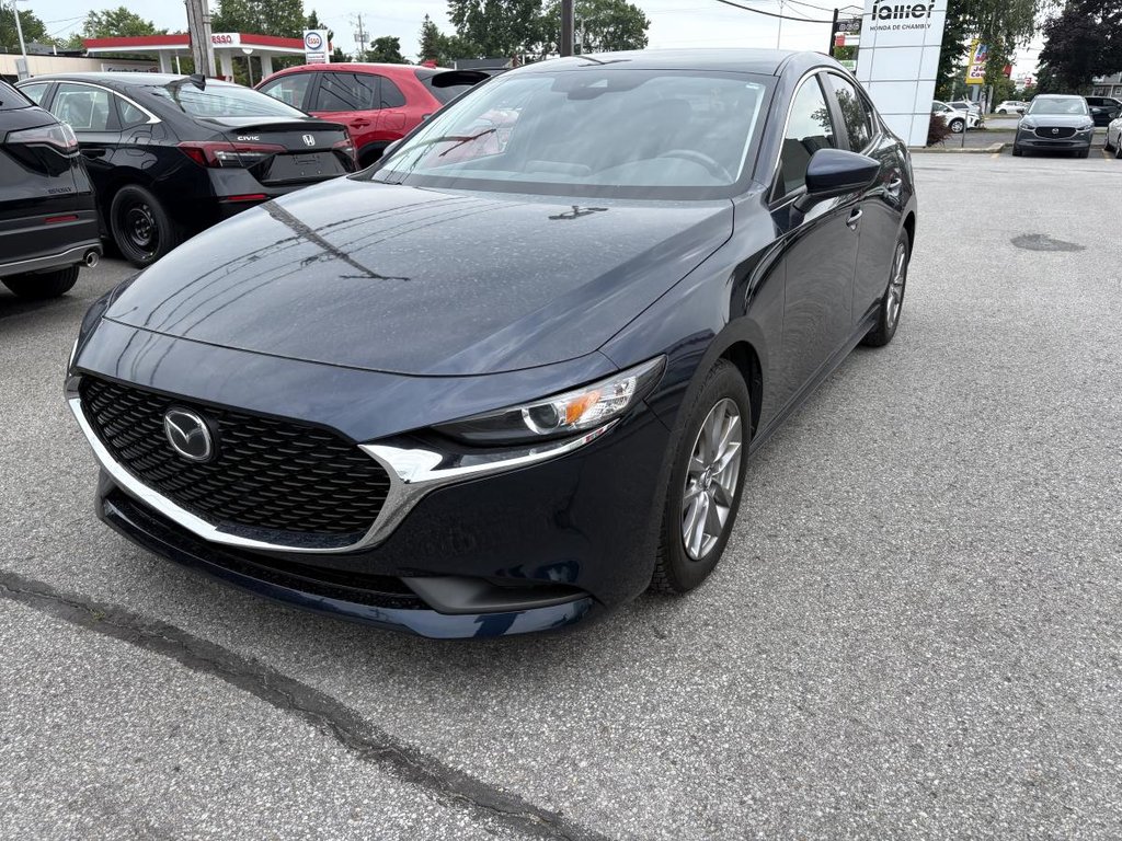 2021 Mazda 3 GS CARPLAY I HEATED SEATS AND STEERING WHEEL I ACTIVE SECURITY in Montréal, Quebec - 3 - w1024h768px