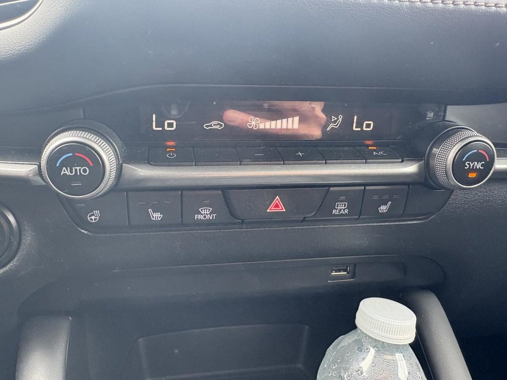 2021 Mazda 3 GS CARPLAY I HEATED SEATS AND STEERING WHEEL I ACTIVE SECURITY in Montréal, Quebec - 14 - w1024h768px