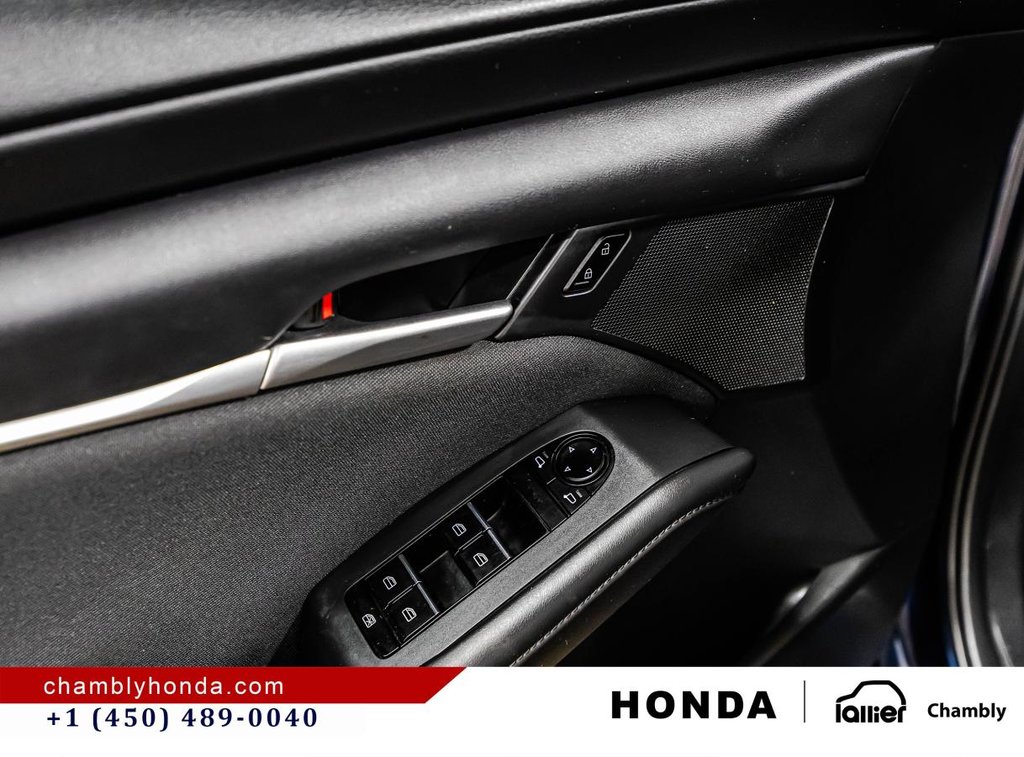 2021 Mazda 3 GS CARPLAY I HEATED SEATS AND STEERING WHEEL I ACTIVE SECURITY in Montréal, Quebec - 11 - w1024h768px