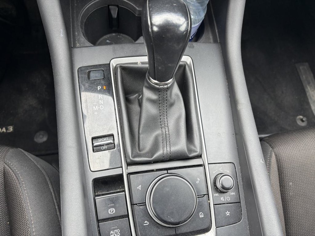 2021 Mazda 3 GS CARPLAY I HEATED SEATS AND STEERING WHEEL I ACTIVE SECURITY in Montréal, Quebec - 15 - w1024h768px