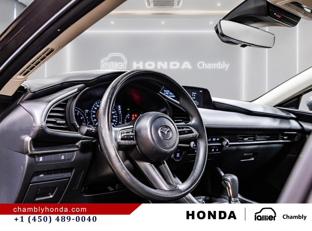 2022 Mazda 3 GX  CARPLAY// HEATED SEATS// REMOTE // MAGS// CAMERA in Montréal, Quebec - 19 - w1024h768px