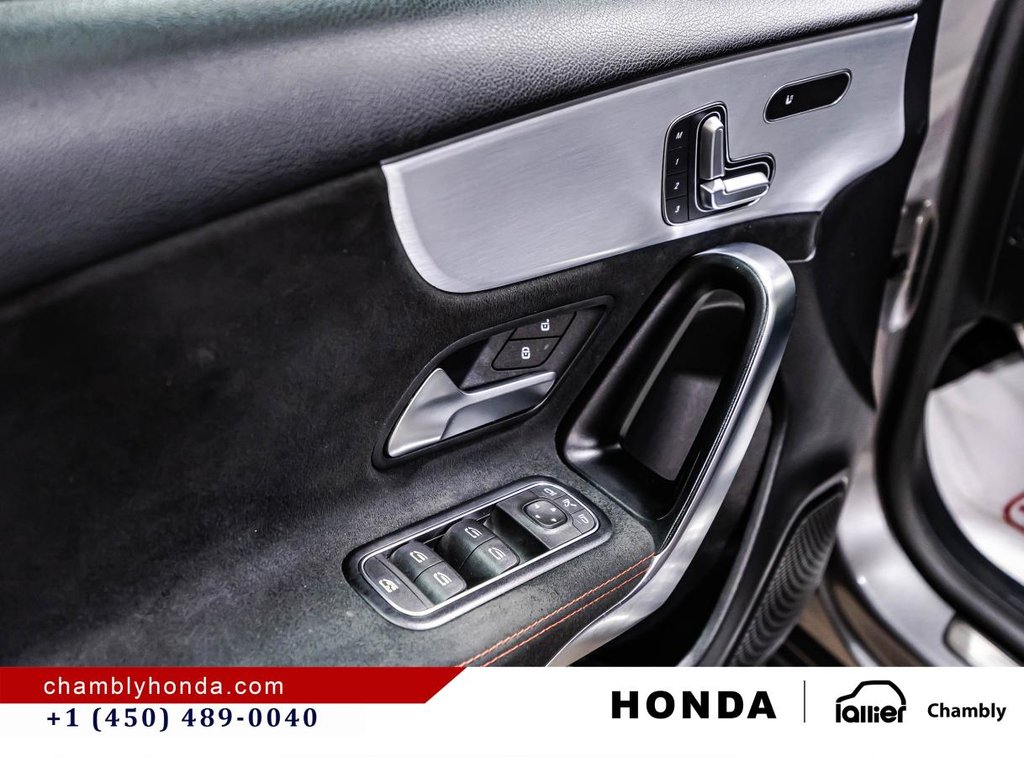 2019 Mercedes-Benz A 250 4MATIC Hatch AMGMAGS I PANORAMIC SUNROOF I HEATED SEATS I CAMERA in Montréal, Quebec - 11 - w1024h768px