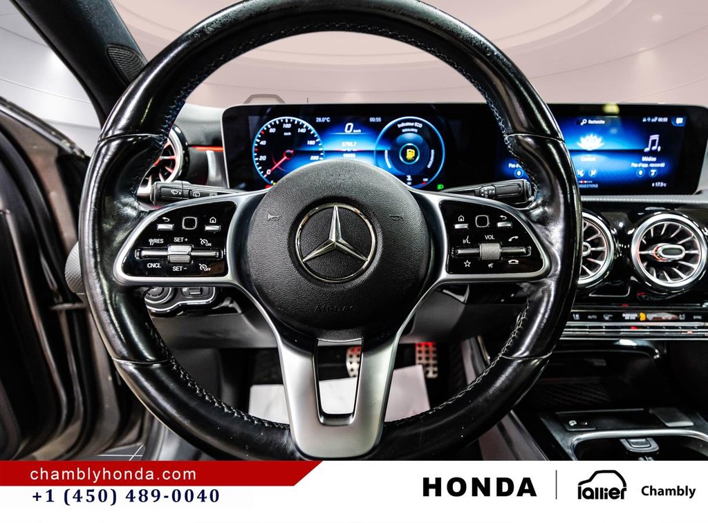 2019 Mercedes-Benz A 250 4MATIC Hatch AMGMAGS I PANORAMIC SUNROOF I HEATED SEATS I CAMERA in Montréal, Quebec - 22 - w1024h768px
