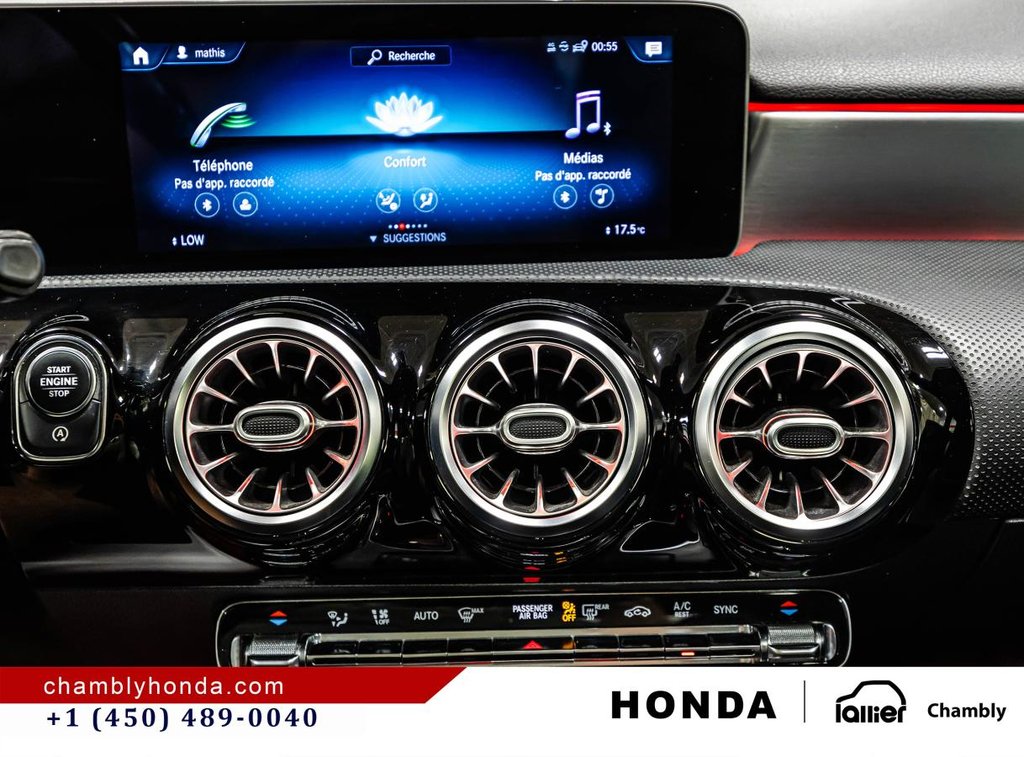2019 Mercedes-Benz A 250 4MATIC Hatch AMGMAGS I PANORAMIC SUNROOF I HEATED SEATS I CAMERA in Montréal, Quebec - 24 - w1024h768px