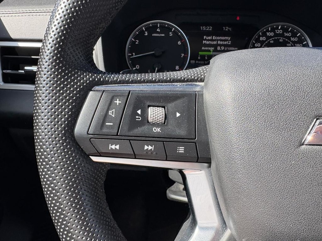 Mitsubishi Outlander SE S-AWC 7 SEATERS I MAGS I SUNROOF I CAMERA I CARPLAY I HEATED SEATS & STEERING WHEEL 2023 à Montréal, Québec - 11 - w1024h768px
