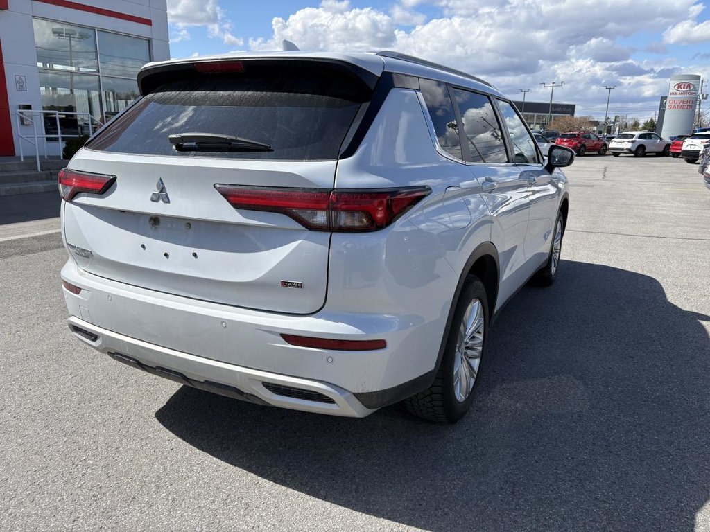 Mitsubishi Outlander SE S-AWC 7 SEATERS I MAGS I SUNROOF I CAMERA I CARPLAY I HEATED SEATS & STEERING WHEEL 2023 à Montréal, Québec - 2 - w1024h768px