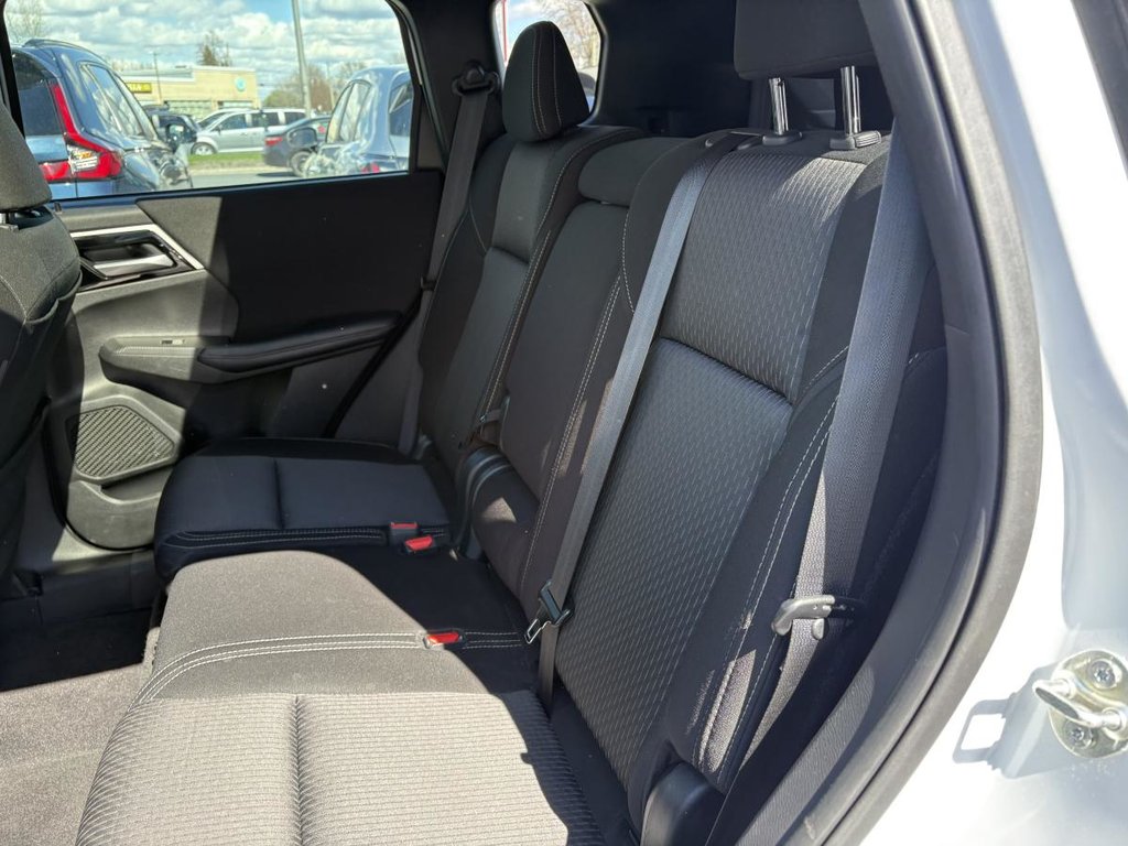 Mitsubishi Outlander SE S-AWC 7 SEATERS I MAGS I SUNROOF I CAMERA I CARPLAY I HEATED SEATS & STEERING WHEEL 2023 à Montréal, Québec - 7 - w1024h768px