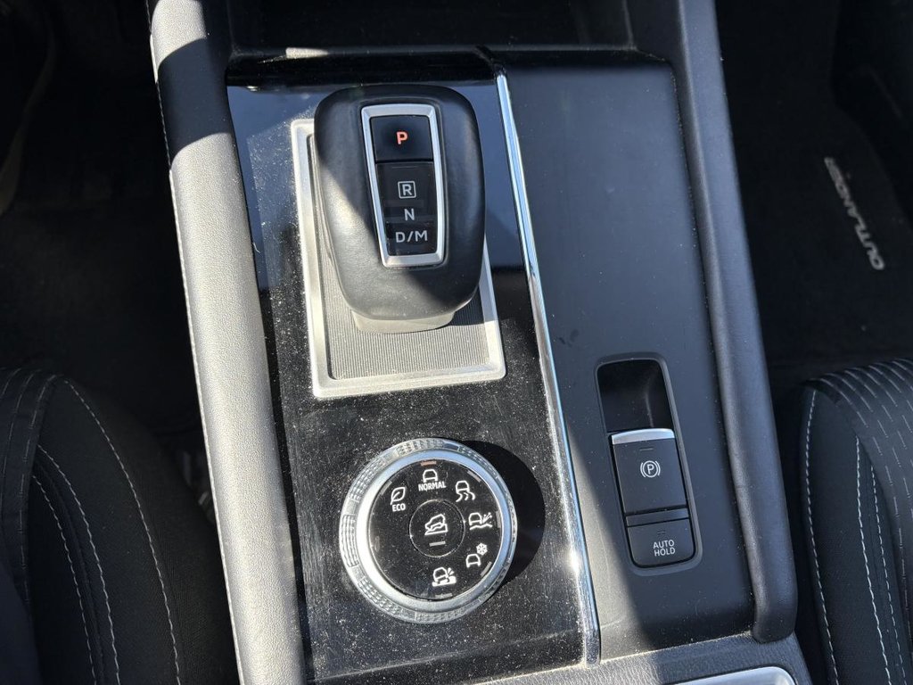 Mitsubishi Outlander SE S-AWC 7 SEATERS I MAGS I SUNROOF I CAMERA I CARPLAY I HEATED SEATS & STEERING WHEEL 2023 à Montréal, Québec - 14 - w1024h768px
