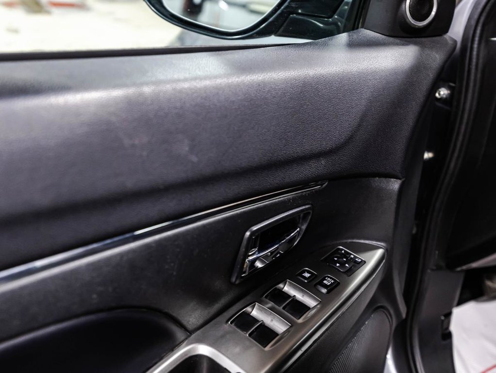 2020 Mitsubishi RVR GT AWC I HEATED SEATS I LEATHER I CAMERA I MAGS I PANORAMIC SUNROOF I ACTIVE SECURITY in Montréal, Quebec - 12 - w1024h768px