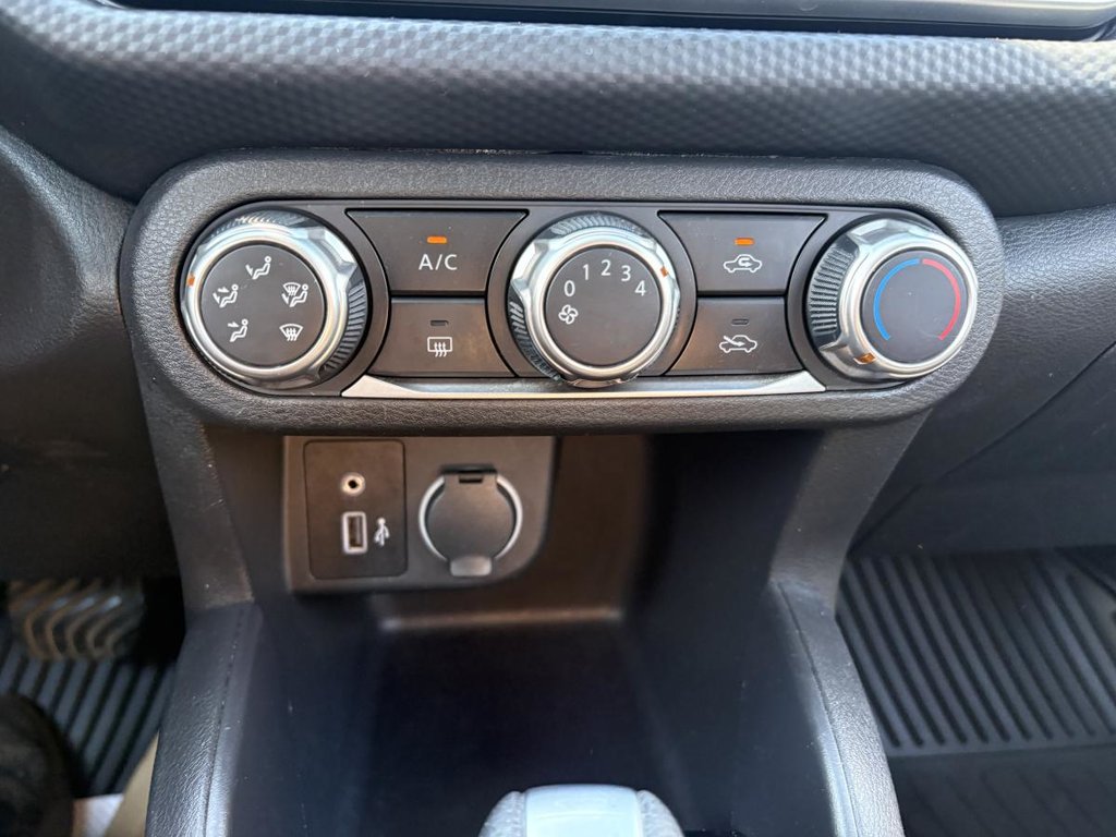 2021 Nissan Kicks S  MAGS I CARPLAY HEATED SEATS I CAMERA I ACTIVE SECURITY in Montréal, Quebec - 7 - w1024h768px