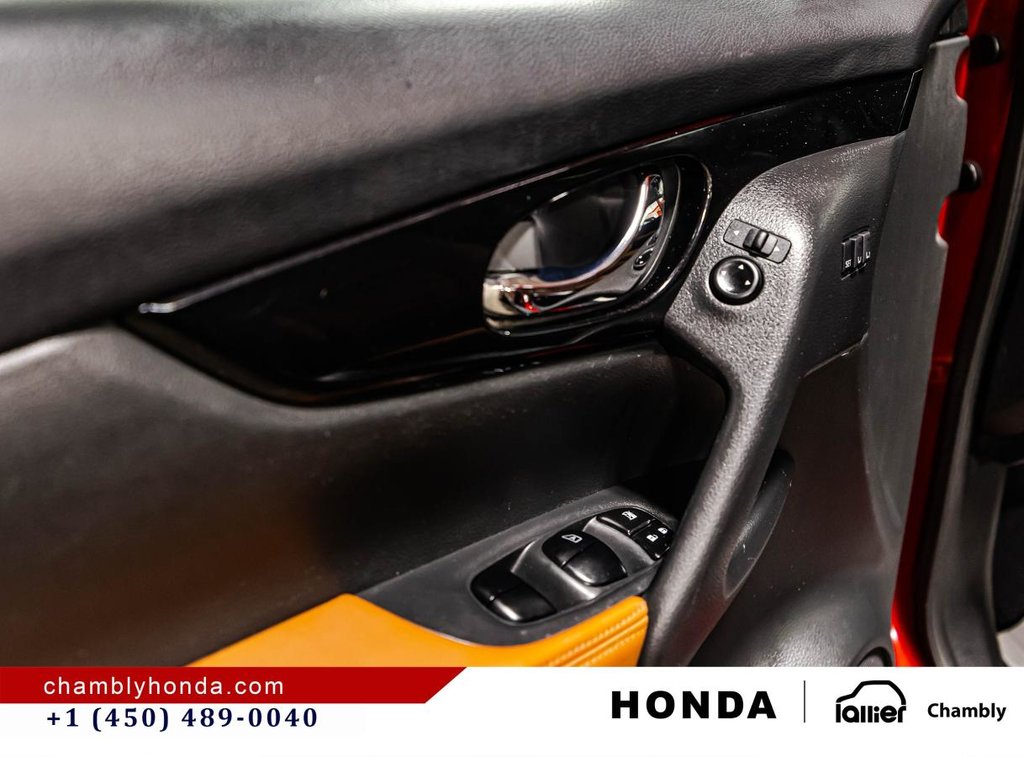 Nissan Rogue AWD SL 113,000 KM! LEATHER I HEATED SEATS I PANORAMIC SUNROOF I MAGS I CARPLAY I STARTER 2018 à Montréal, Québec - 12 - w1024h768px