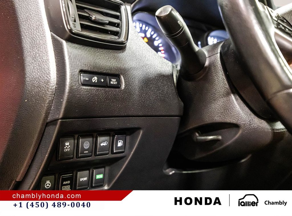 Nissan Rogue AWD SL 113,000 KM! LEATHER I HEATED SEATS I PANORAMIC SUNROOF I MAGS I CARPLAY I STARTER 2018 à Montréal, Québec - 23 - w1024h768px